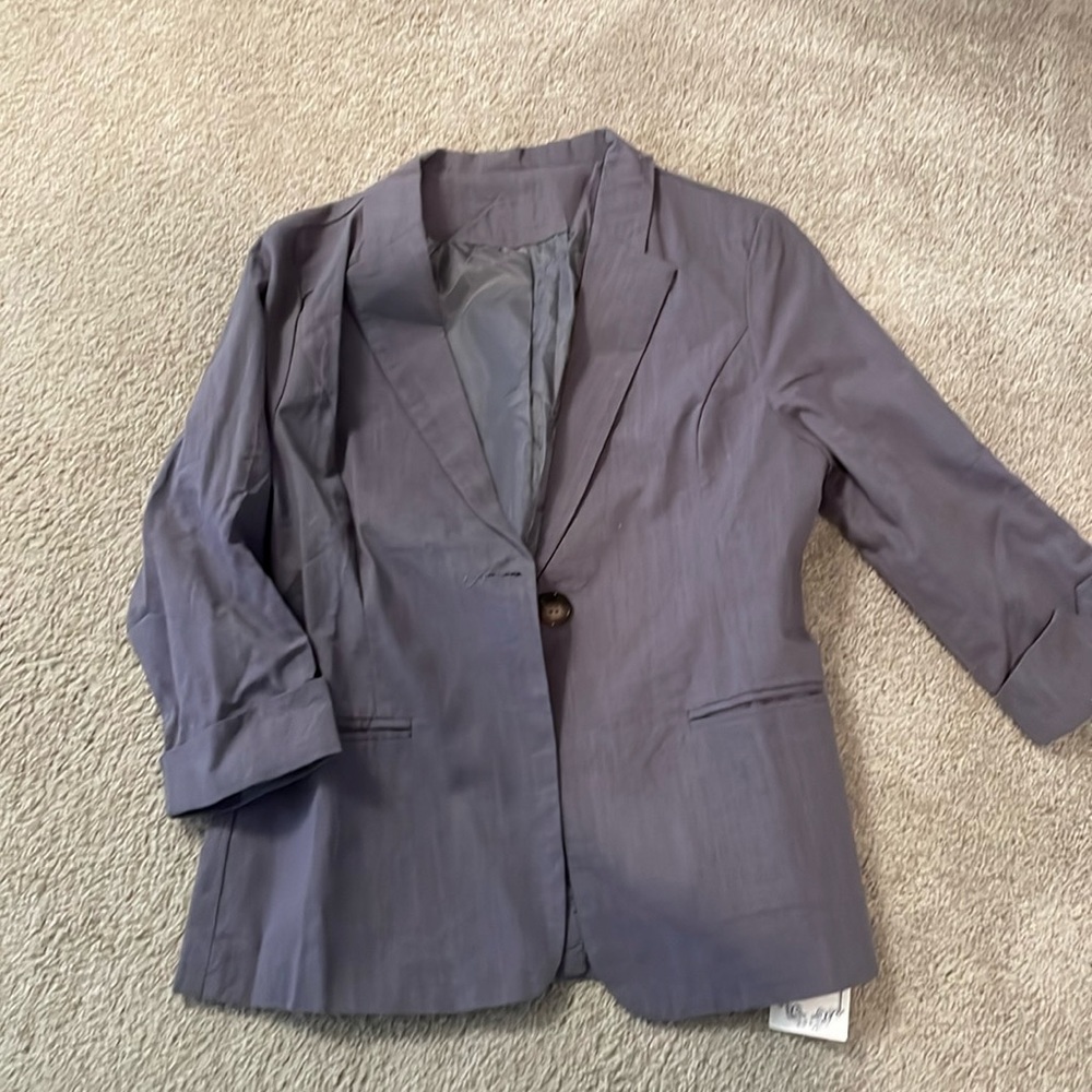 Brand new with tags gray jacket 3/4 length sleeve jacket